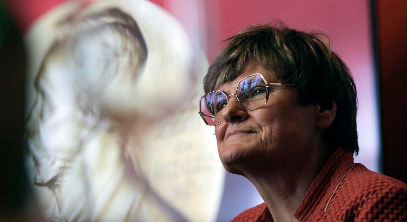 Karikó Katalin az új kormány felkéréséről: „az akasztásommal fenyegetőztek”