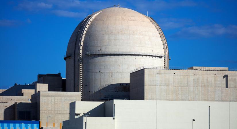 Dróntámadás okozott tüzet egy atomerőmű közelében az Arab Emírségekben