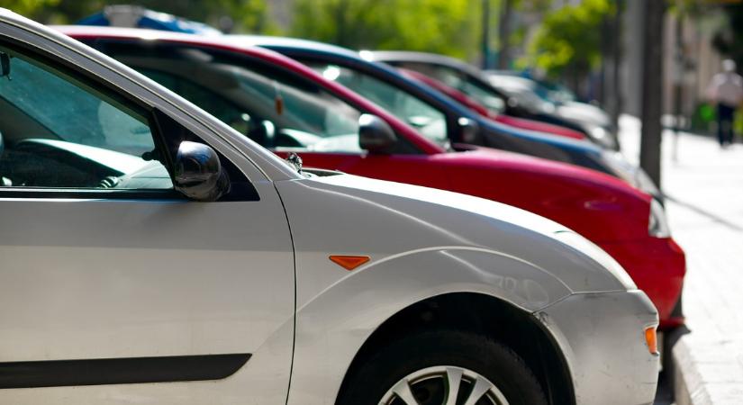 Sokan nem tudnak róla, pedig az autójuk is veszélyben lehet: egy darab alufólia segíthet a tolvajok ellen