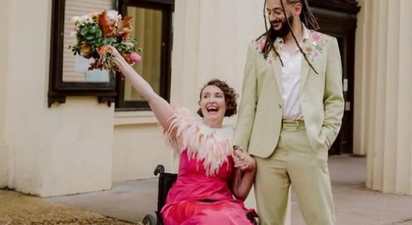 Maradandó fogyatékossággal él egy nő, mert a mentősök rossz gombot nyomtak meg a defibrillátoron