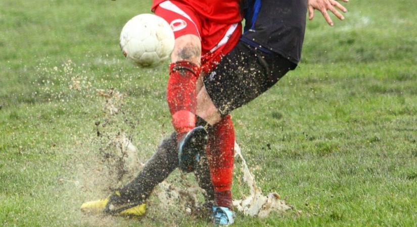 Futballra alkalmatlan körülmények között játszott a HFC Békéscsabán