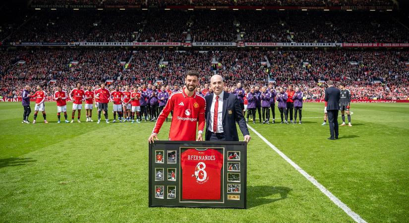 Premier League: Az MU bronzérmes, Bruno Fernandes rekorder lett - videó