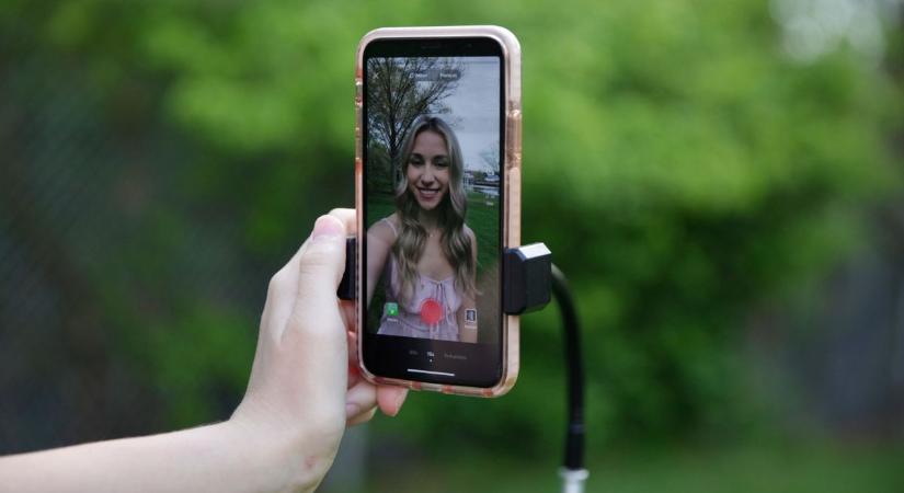 Miért pörgetik milliók? Megnéztük, mik most a legnépszerűbb TikTok-trendek (videók)