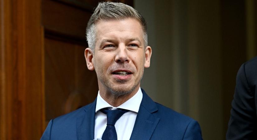 Magyar Péter: a Lázár-minisztériumban talált dolgok miatt feljelentést teszünk