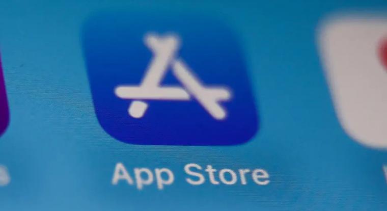 Az Apple megnyithatja az App Store-t az önálló AI előtt