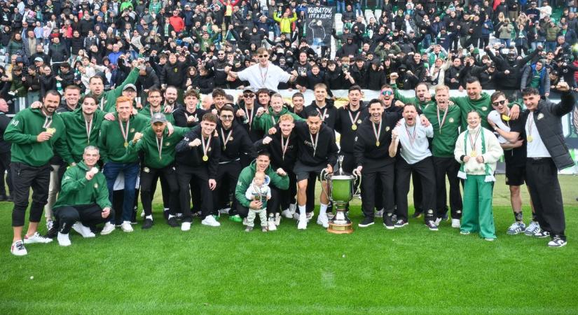 Szurkolóival ünnepelt az ETO – a legfényesebben a győri érem csillog