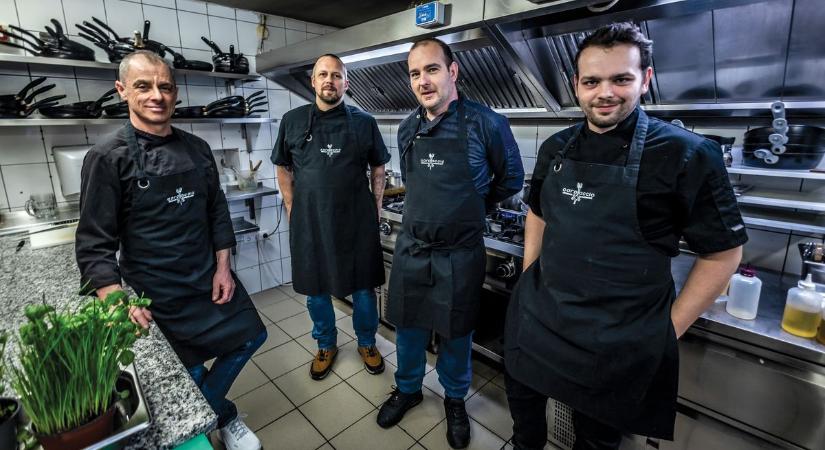 „Szeretni kell a helyet, ahol laksz, és az embereket, akikkel élsz” – a Carpaccio étterem tulajdonosa a Mandinernek