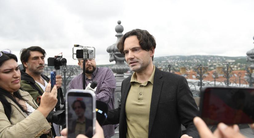 Kitört a posztháború, miután Magyar Péter szombat este kirúgta Havasi Bertalant