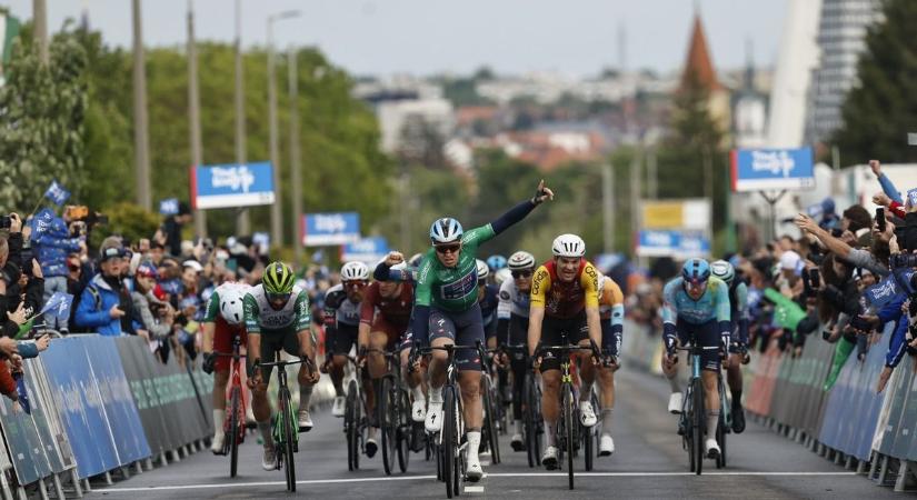 Hiába bukott, bajnok lett Söderqvist, két magyar a dobogón a Tour de Hongrie zárószakaszán