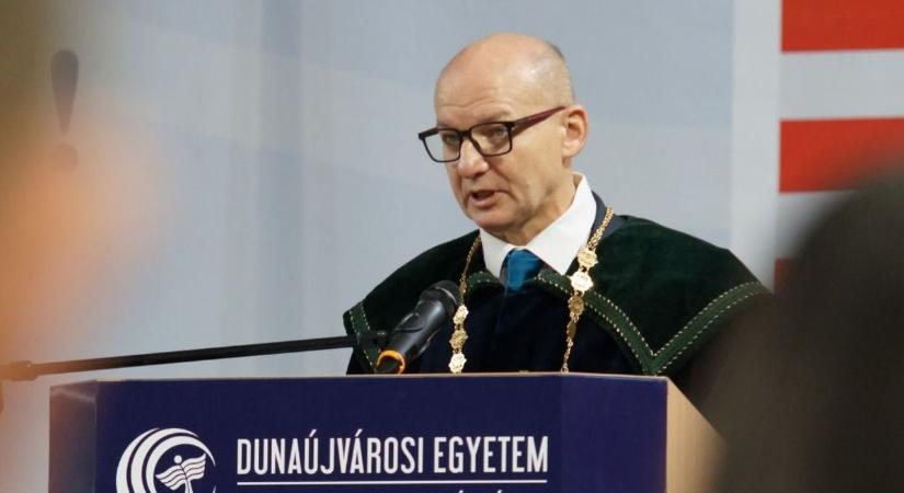 Újraválasztották a Dunaújvárosi Egyetem rektorát
