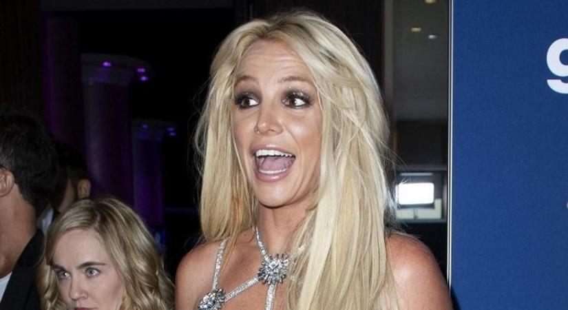 Britney Spears újra megdöbbentette a rajongókat: bizarr tánccal hívta fel magára a figyelmet