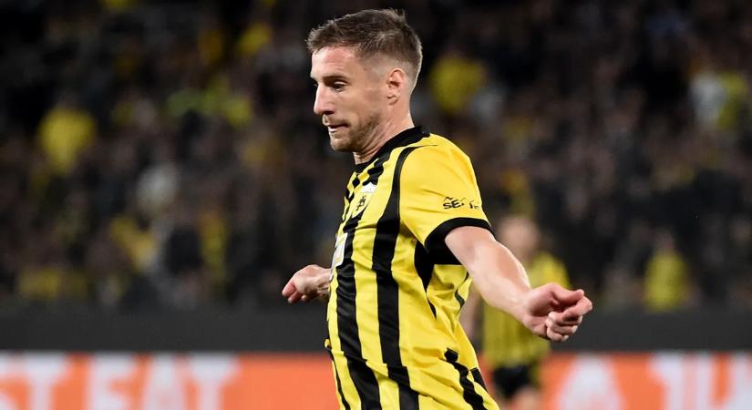 Varga Barnabás csereként pályára lépett az AEK idényzáró mérkőzésén