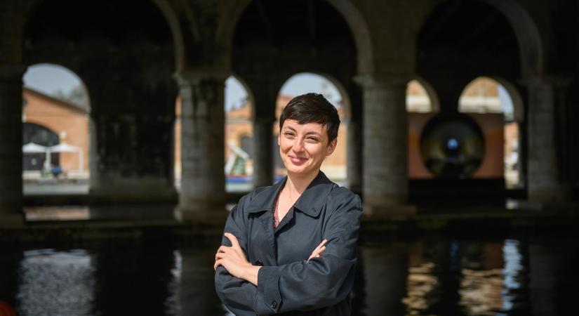 Alkotás a kultúrharc ellen – Giulia Colletti kurátor a Velencei Biennálén nyilatkozott lapunknak
