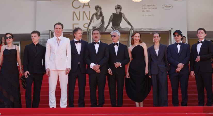 Tíz percig állva tapsolták Nemes László első francia nyelvű filmjét Cannes-ban
