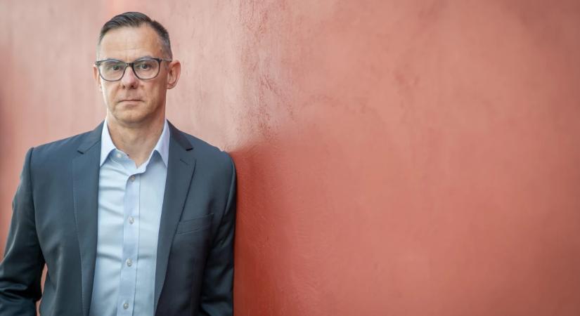 Korrupciókutató: Azt hittük a politika, de valójában klánok ejtették foglyul a magyar államot – és a dinasztiák nagyon ellenálló struktúrák