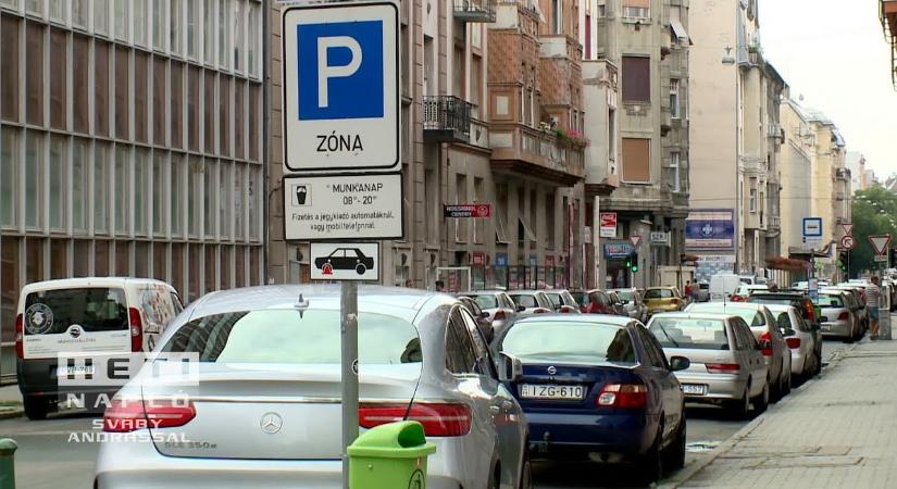 Jövőre jöhet a dupla parkolási díj Budapesten – ezek az autók érintettek a döntésben