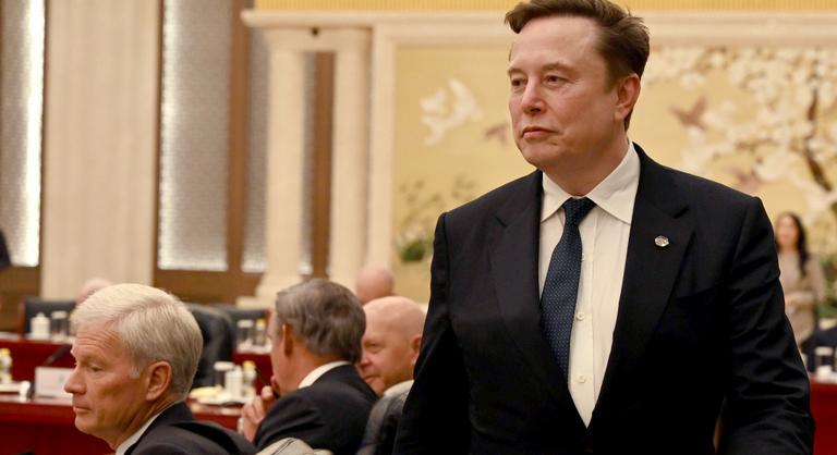 A francia bíróság elfogatóparancsot adhat ki Elon Musk ellen