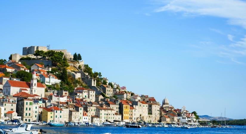 Vir, Crikvenica és Starigrad a magyarok kedvenc horvát úti célja 2026 nyarán