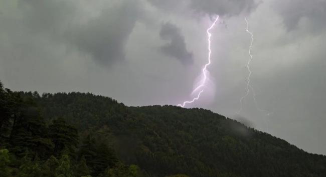 Lengyelországban villám csapott turistákba a népszerű Giewont-csúcson – többen megsérültek
