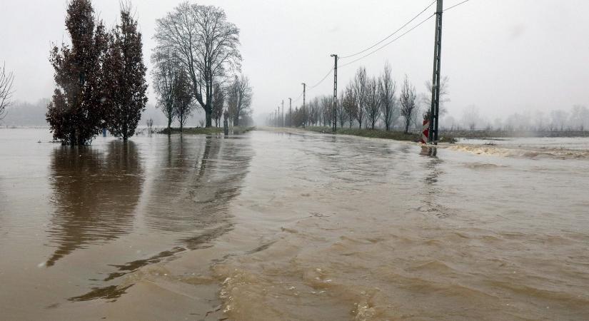 Nap képe: A Sajó áradása Borsodban