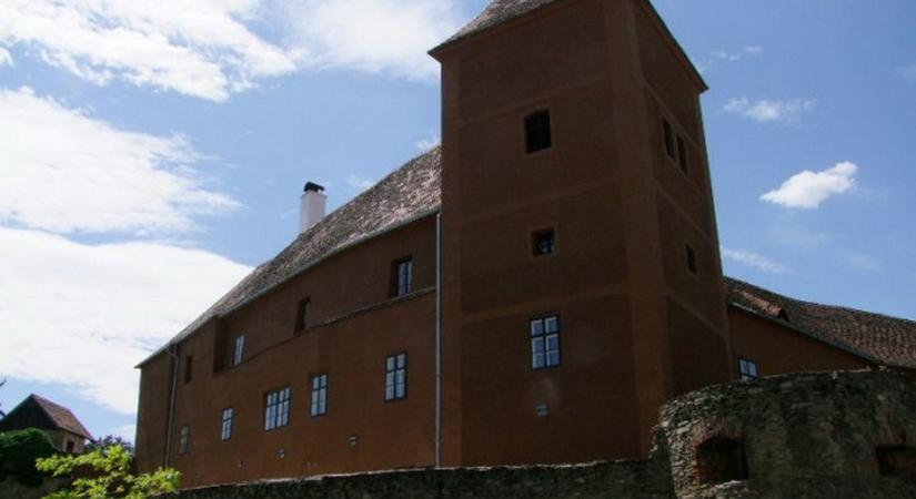Újra tervezték a kőszegi történelmi belvárost övező Várárok és Várpark zöld területét