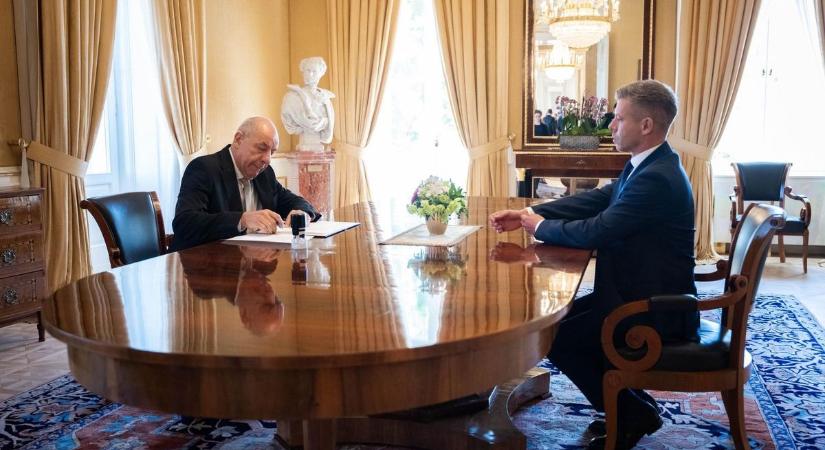 Orbán Viktor báb köztársasági elnöke ma interjút adott a maffia propagandalapjának