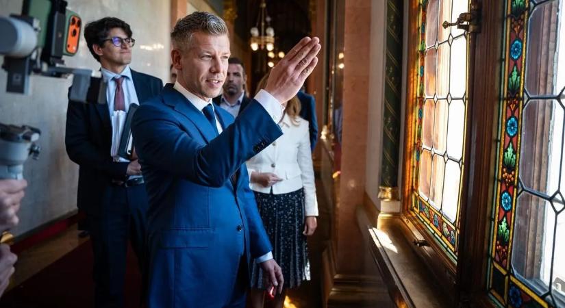 Németh Balázs: A bosszúra idomított nép vért akar, Péter miniszterelnök pedig lájkokat