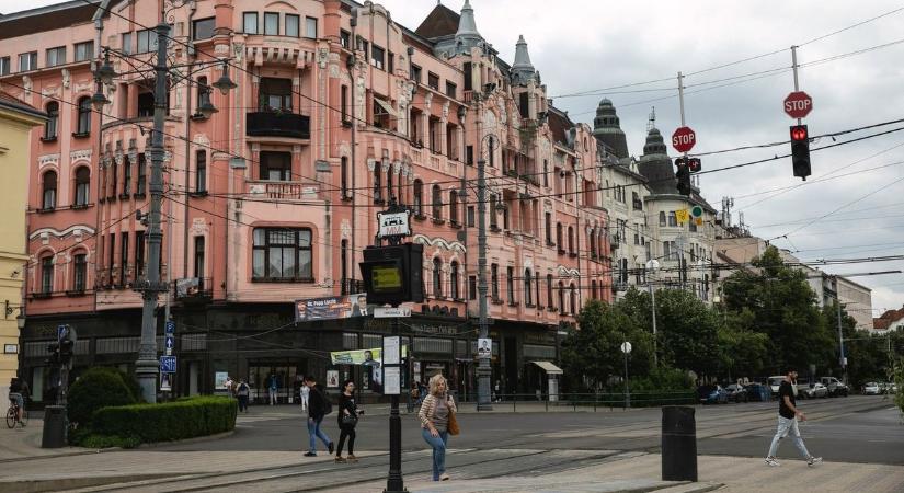 Kiderült, miért vonultak a tűzoltók a Piac utcára, veszélyes helyzet állt elő!