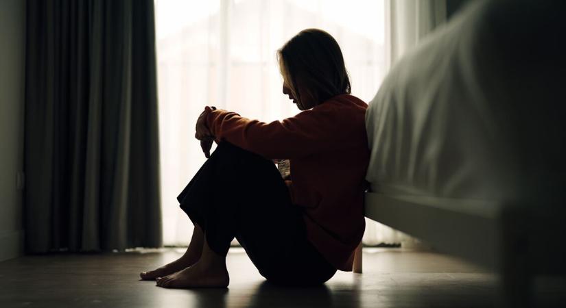 „Mint akit jó úszóként a fulladás fenyeget” – megrázó vallomások a depresszióról