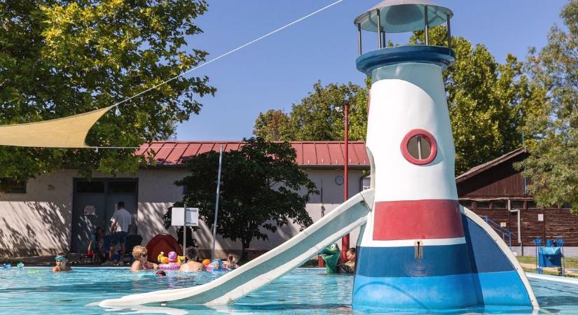 Megvan az időpont! Megújulva, új attrakcióval nyit a hajdú-bihari strand