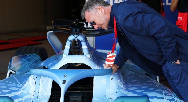 Horner a MotoGP után a Formula-E hétvégéjén is megjelent, élvezi a szabadidőt
