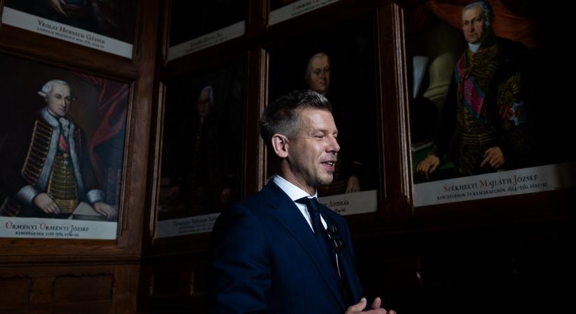 Hol lakik a miniszterelnök?