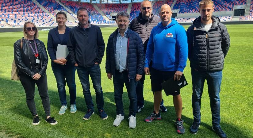 Bejárták a Sóstói Stadiont a szerdai döntő előtt (videó)