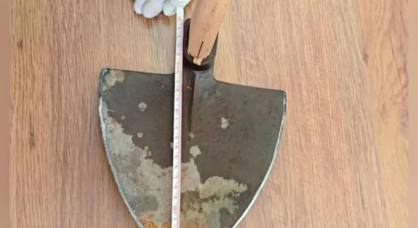 Ok nélkül, felfegyverkezve támadta a rendőröket a borsodi férfi