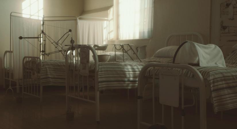 Kifosztotta betegtársát a kórházban: lekötözött áldozatától lopott félmillió forintot a tolvaj