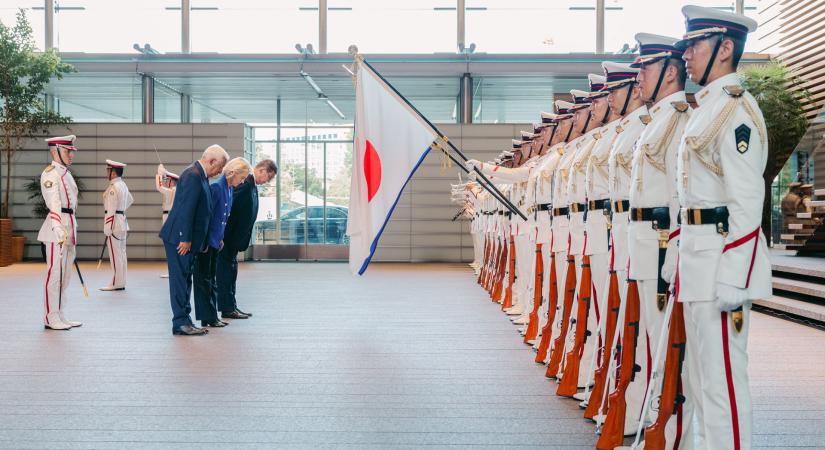 Évtizedes csúcsra ugrottak a japán kötvényhozamok