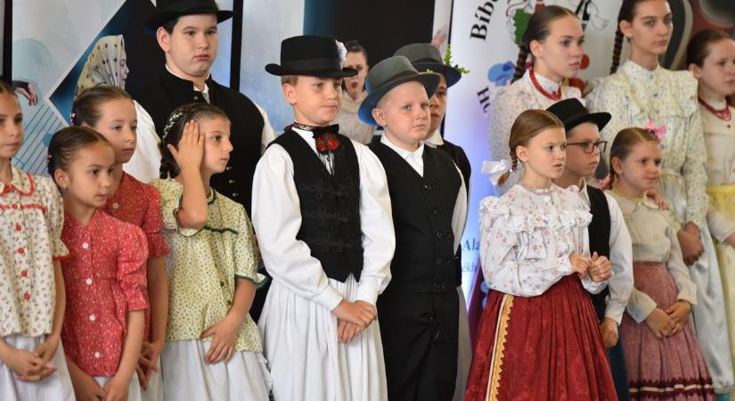 Hihetetlennek tűnik, de igaz: Krétakör Leveleken 2500 résztvevővel! (fotókkal, videóval)