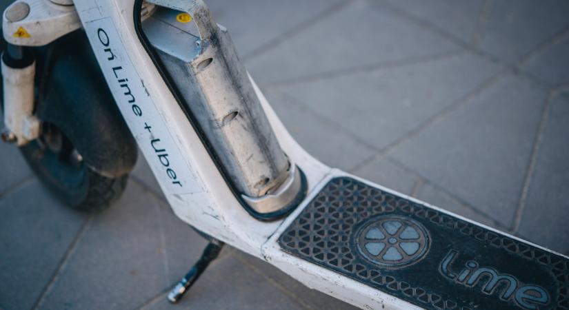 Egyre több balesetet okoznak elektromos rollerrel - van vajon biztosításuk?