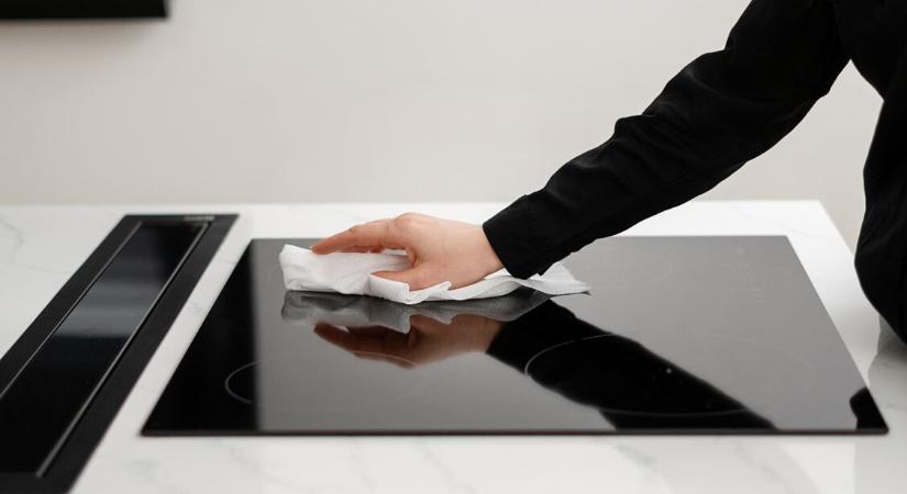Csíkmentesen ragyogó kerámialap: ez a filléres trükk a baktériumoktól is megszabadít