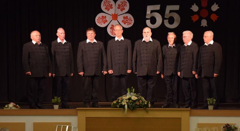 A zalai „tiszta forrás” 55 éve szól – jubileumot tartott az örökös nagydíjas dalkör (galéria, videó)