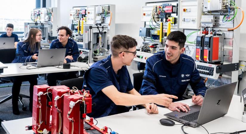 Az első száz diák hamarosan elvégzi a BMW Group Gyár Debrecen duális képzését, de jön az utánpótlás
