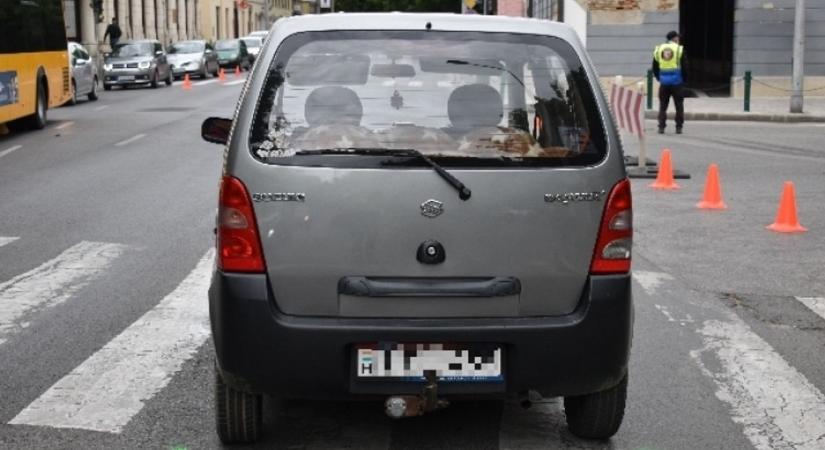 Belvárosi gyalogátkelőhelyen gázoltak el egy nőt Szekszárdon