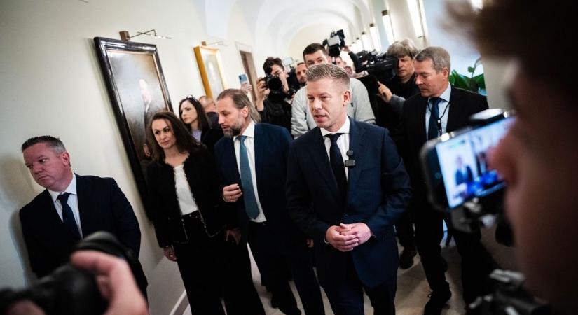Egy megválasztott miniszterelnöknek nem az a dolga, hogy idegenvezetést tartson a Karmelita Kolostorban