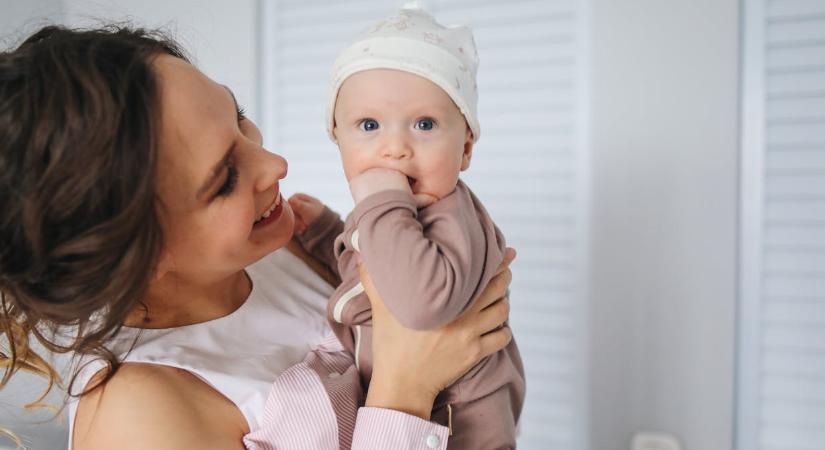 Itt vannak a leggyakoribb fiú- és lánynevek – ezen múlik, melyik válik népszerűvé