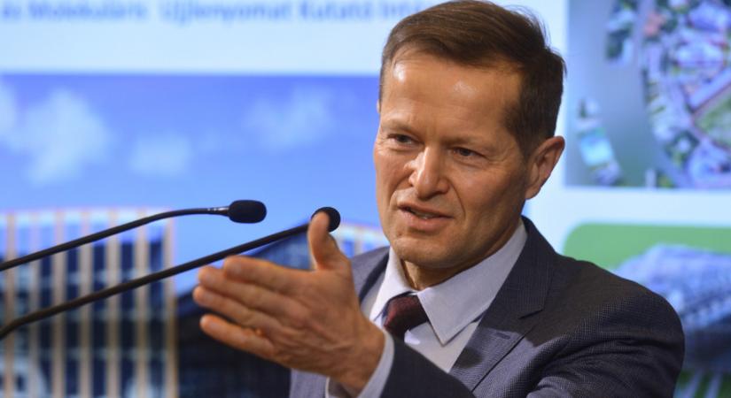 Krausz Ferenc igényt tart a 267 milliárdos alapítványi pénzre, levelet írt Magyar Péternek