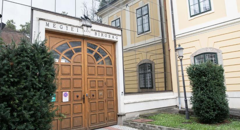 Egyszerűbb volt autószervízekbe betörni, ám tetten érték őket, most bíróság előtt állnak