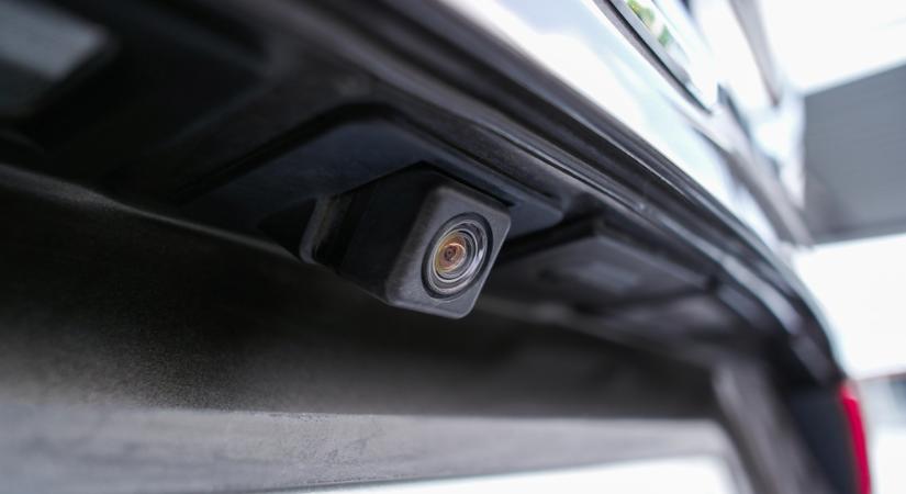 A saját autója is kémkedhet ön után