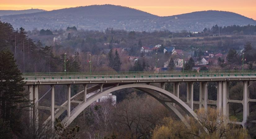 Újabb tragédia a veszprémi völgyhídnál – a mélybe zuhant egy férfi