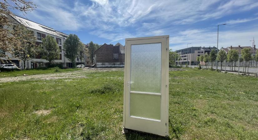 Fotózd le Debrecen üres, elhagyatott telkeit, és nyerj!