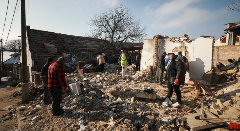 Összefogtak a bajban - Több millió forint gyűlt össze a pannonhalmi gázrobbanás károsultjainak